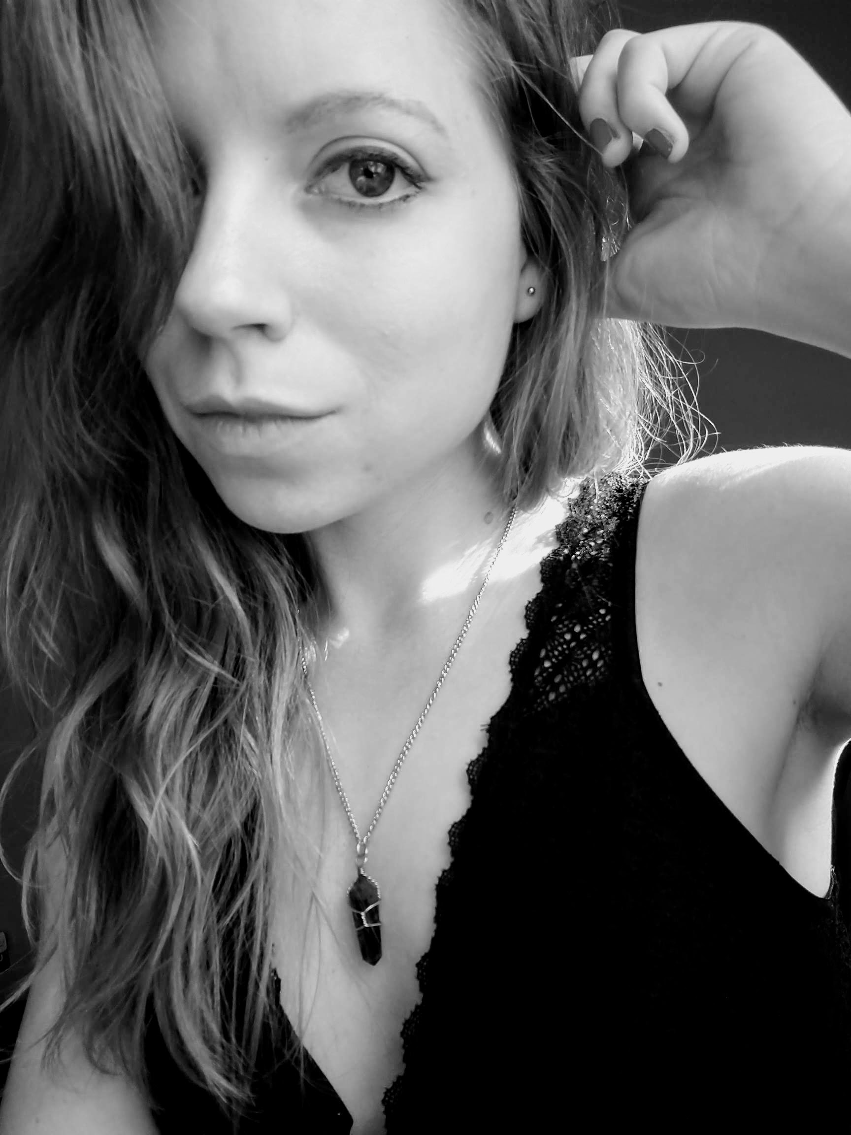 Grace Rayne'S Onlyfans:  A Deep Dive Into The Controversy - q7yer48